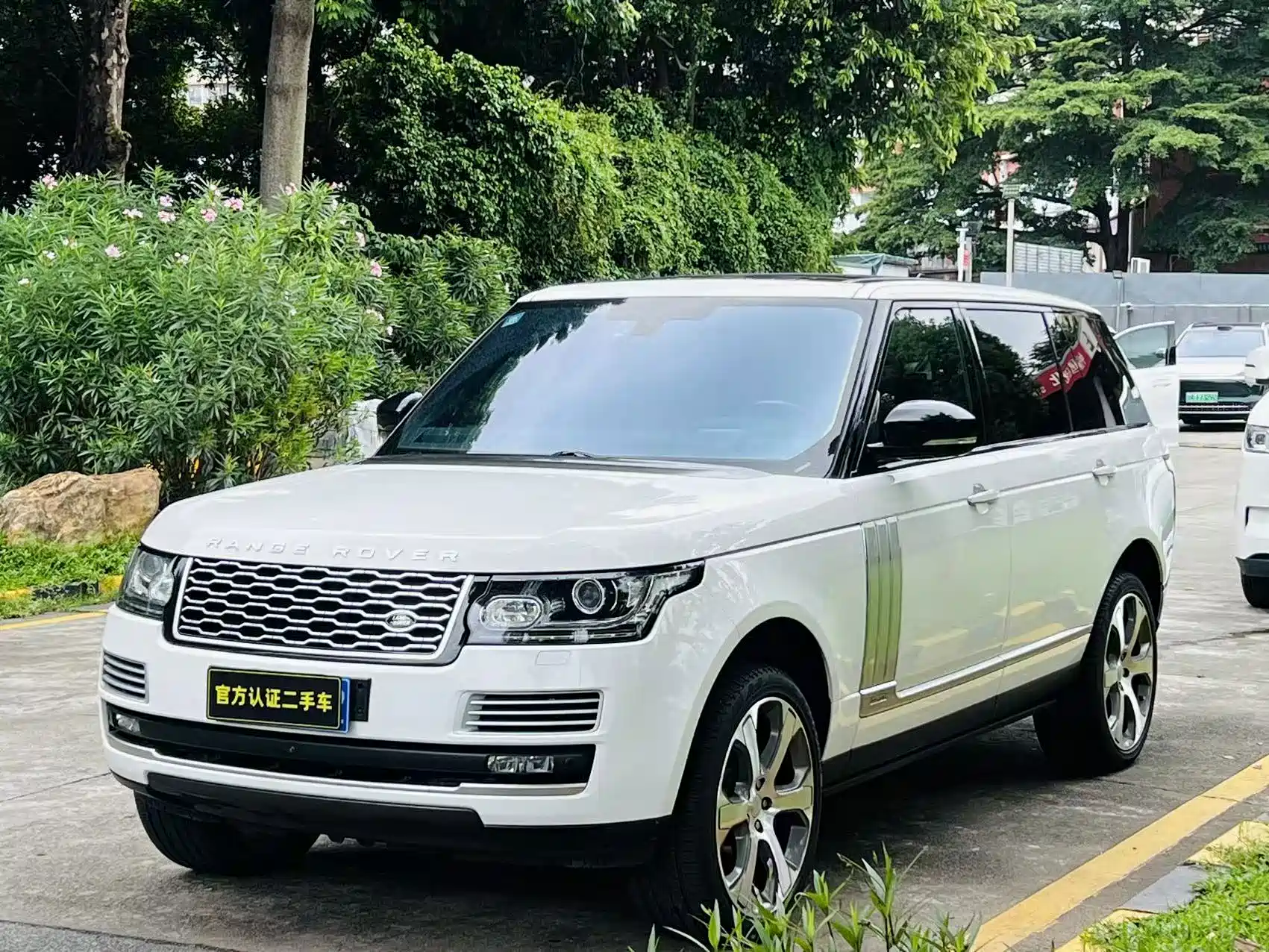 Фото 1 - Land Rover Range Rover