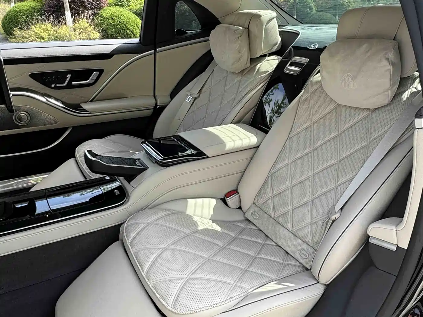 Mercedes-Benz Maybach S-Class 2022 S 480 4MATIC Intelligent Premium Special Edition фото 15