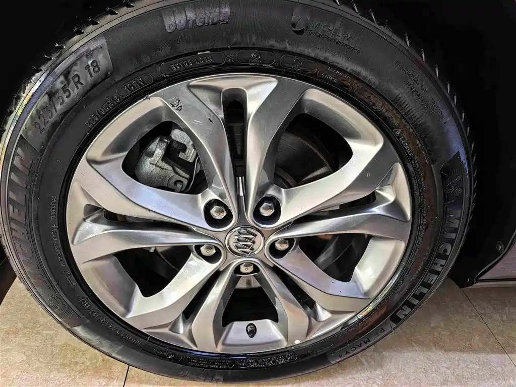 Фото 12 - Buick GL8