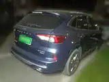 Photo 6 - Ford Escape