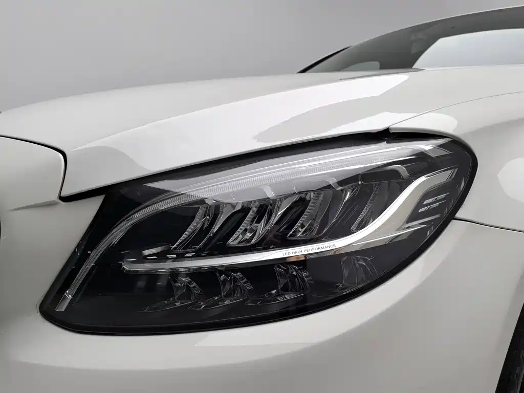 Photo 7 - Mercedes-Benz C-Class