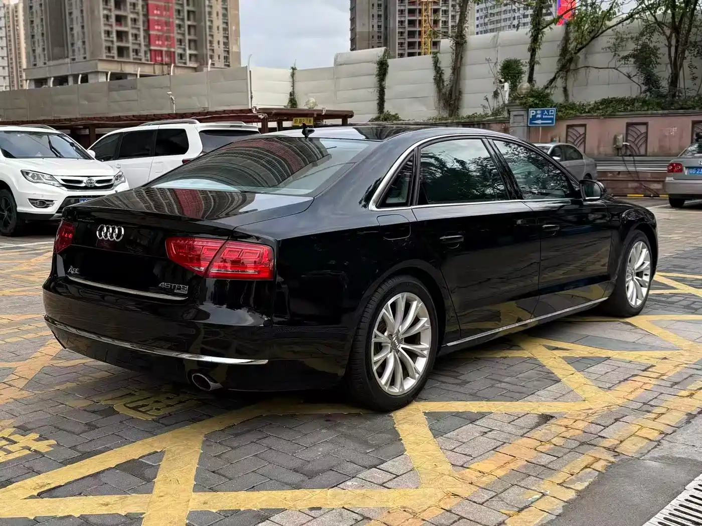 Audi A8 2012 A8L 45 TFSI quattro Luxury фото 11