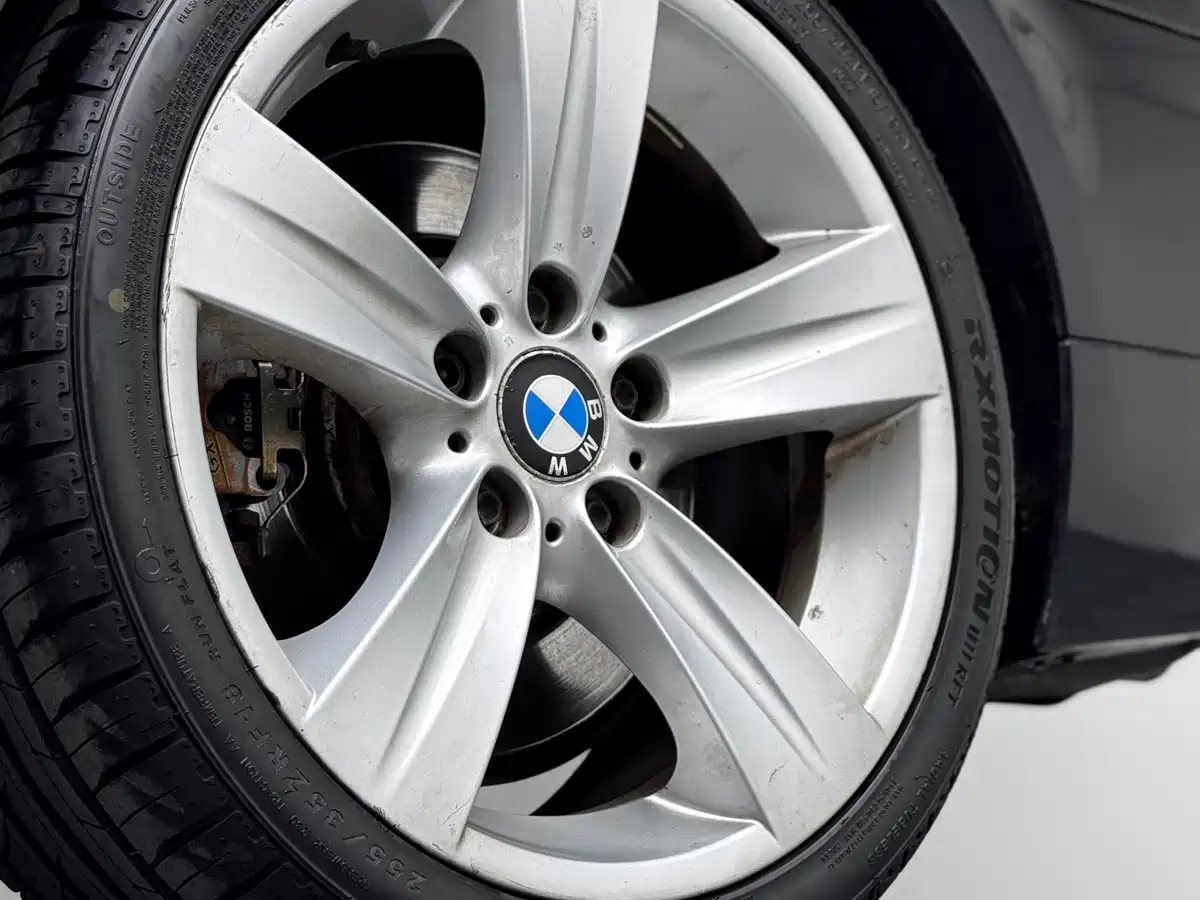 BMW 3 Series (Import) 2009 335i фото 8