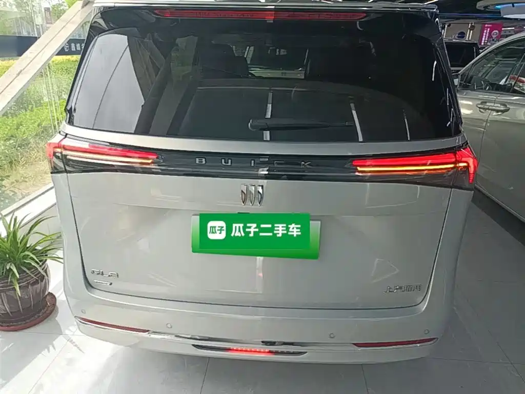 Buick GL8 New Energy 2025 Land Honor Premium Edition 7-Seater фото 6