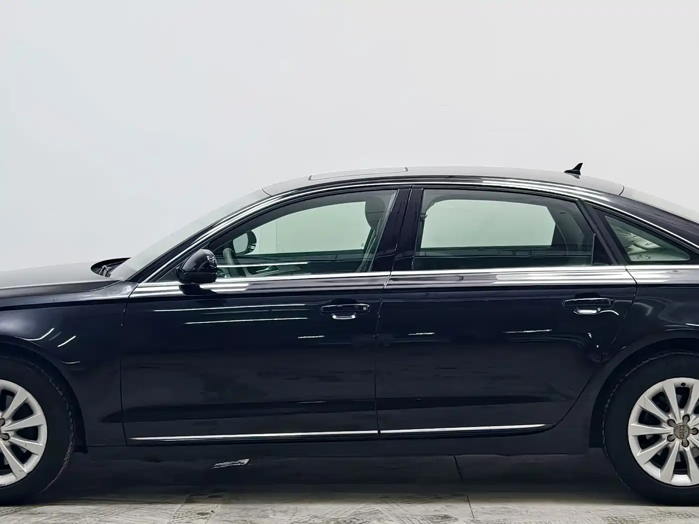Фото 7 - Audi A6L