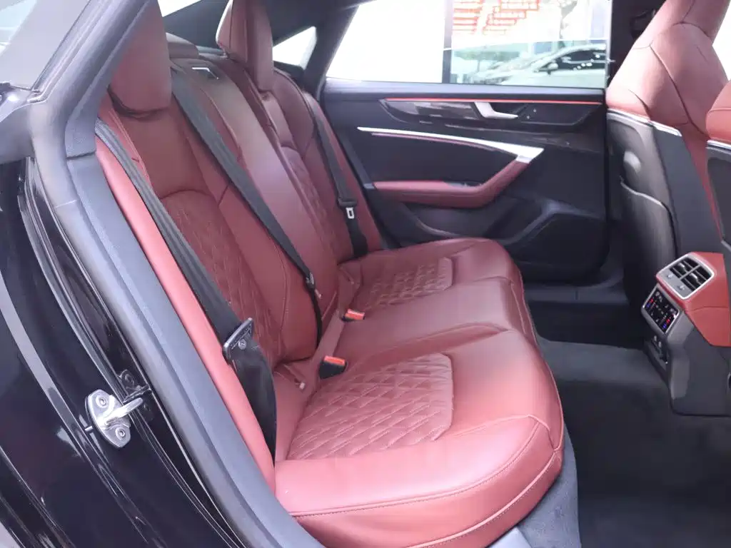 صورة 22 - Audi A7L