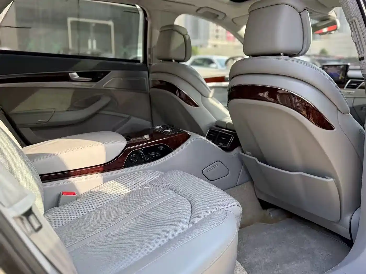 Audi A8 2012 A8L 45 TFSI quattro Luxury фото 8