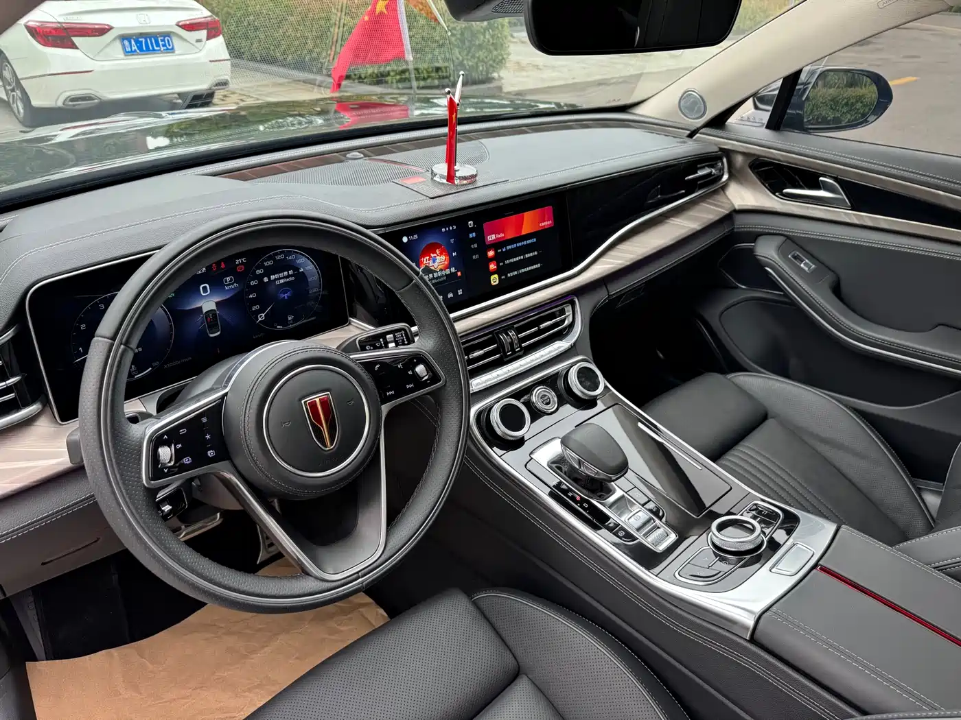 Hongqi H9 2020 2.0T Smart Connection Qi Xiang Edition фото 8