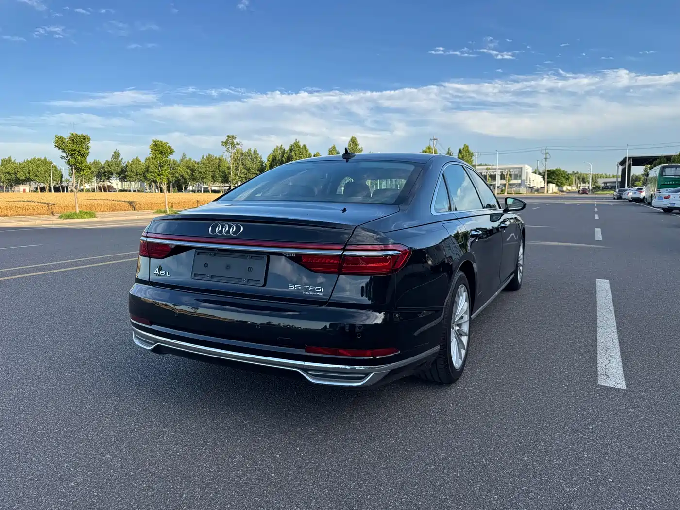 Фото 7 - Audi A8