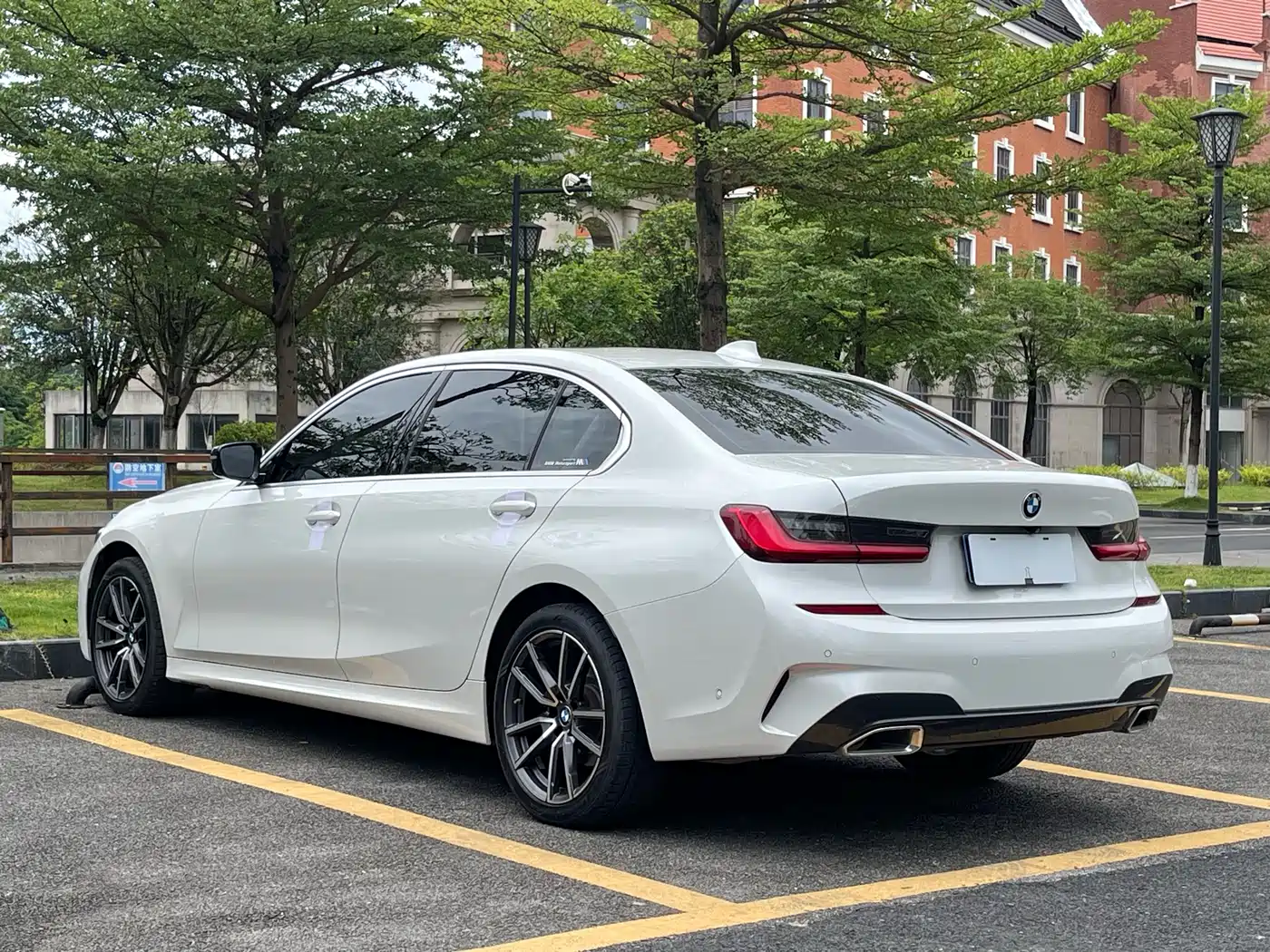 BMW 3 Series 2020 325Li M Sport Package фото 6