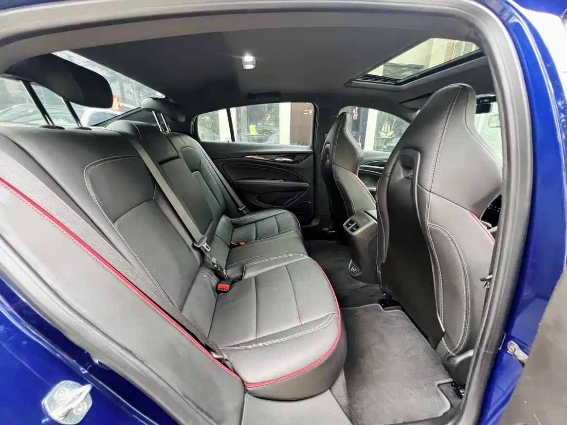 Photo 17 - Buick Regal