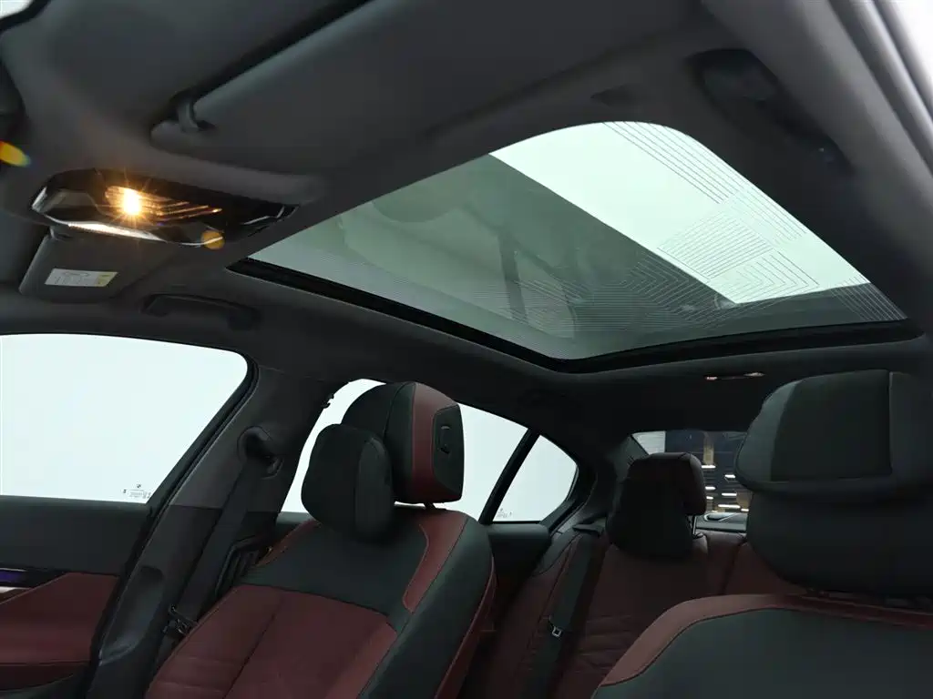 BMW 5 Series 2025 530Li Premium M Sport Package фото 12