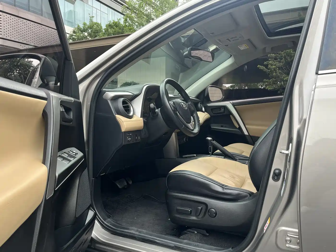 Toyota RAV4 Rongfang 2016 2.5L Automatic 4WD Elite фото 11