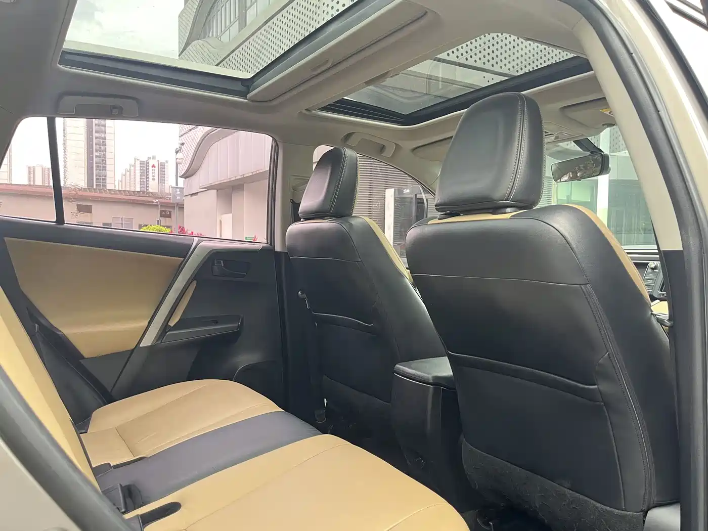 Toyota RAV4 Rongfang 2016 2.5L Automatic 4WD Elite фото 19