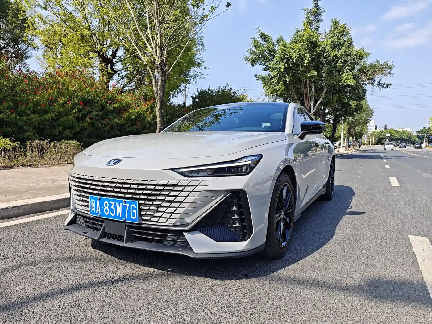 CHANGAN UNI-V