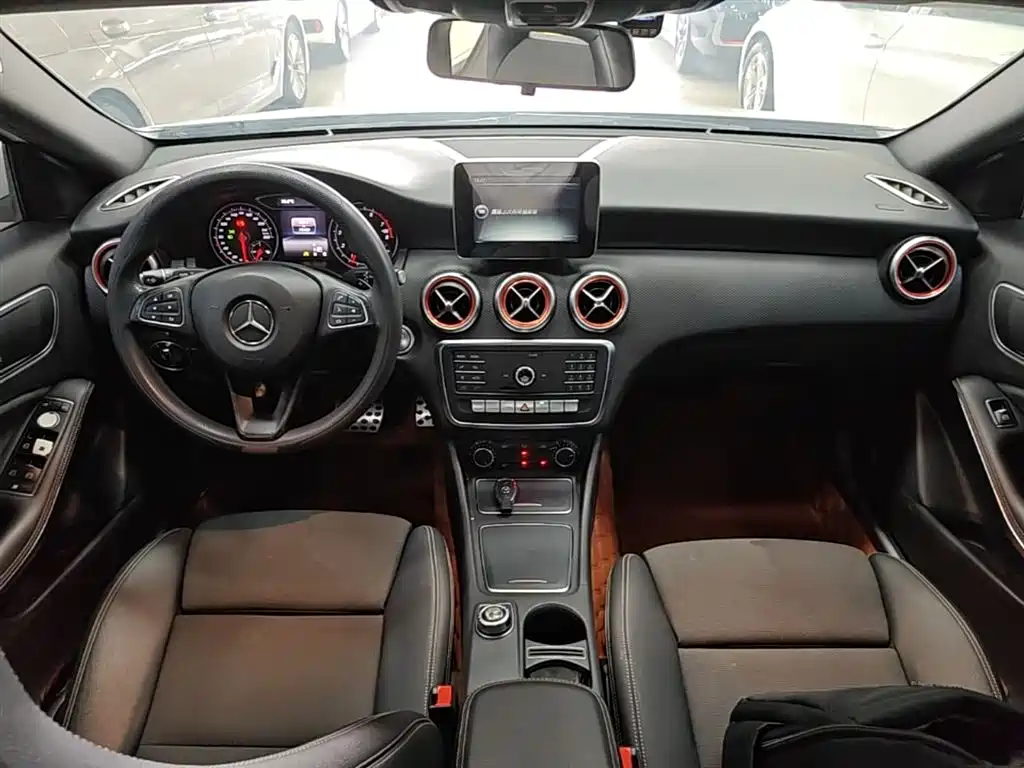 Mercedes-Benz A-Class (Import) 2015 A 180 Standard фото 10
