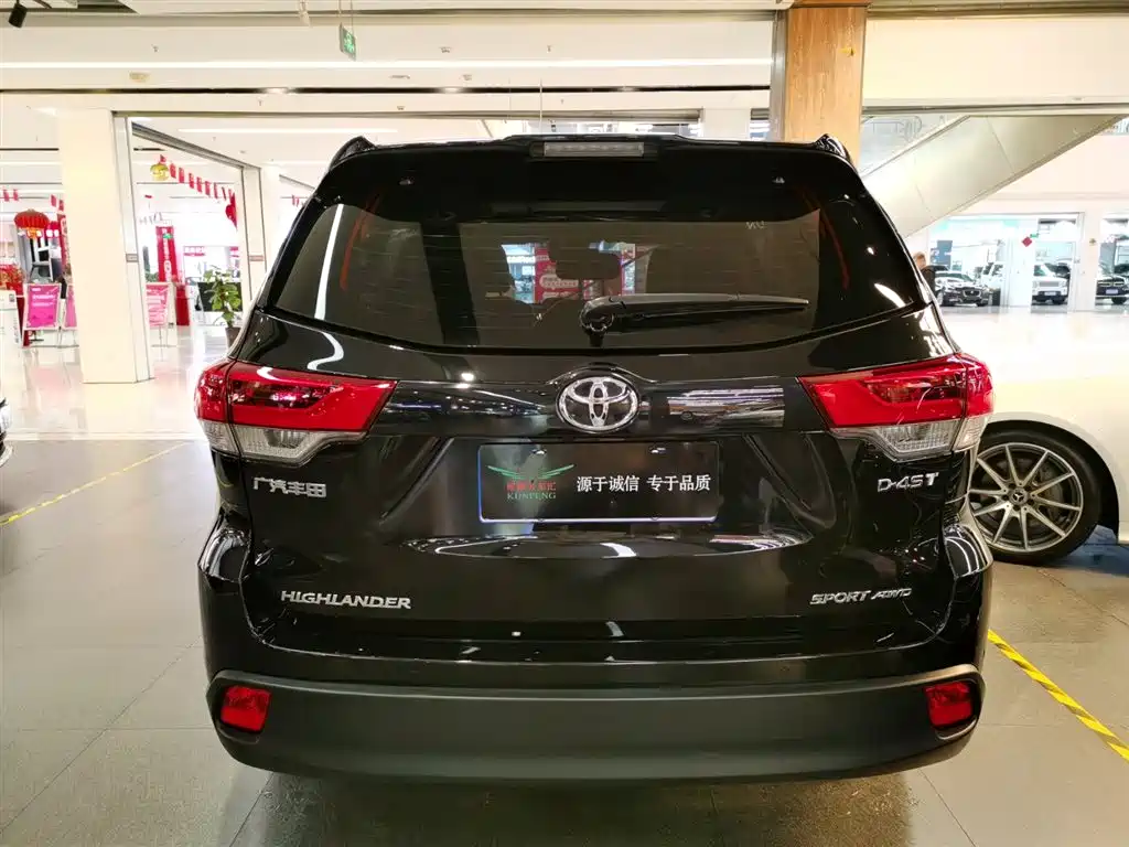 TOYOTA HIGHLANDER