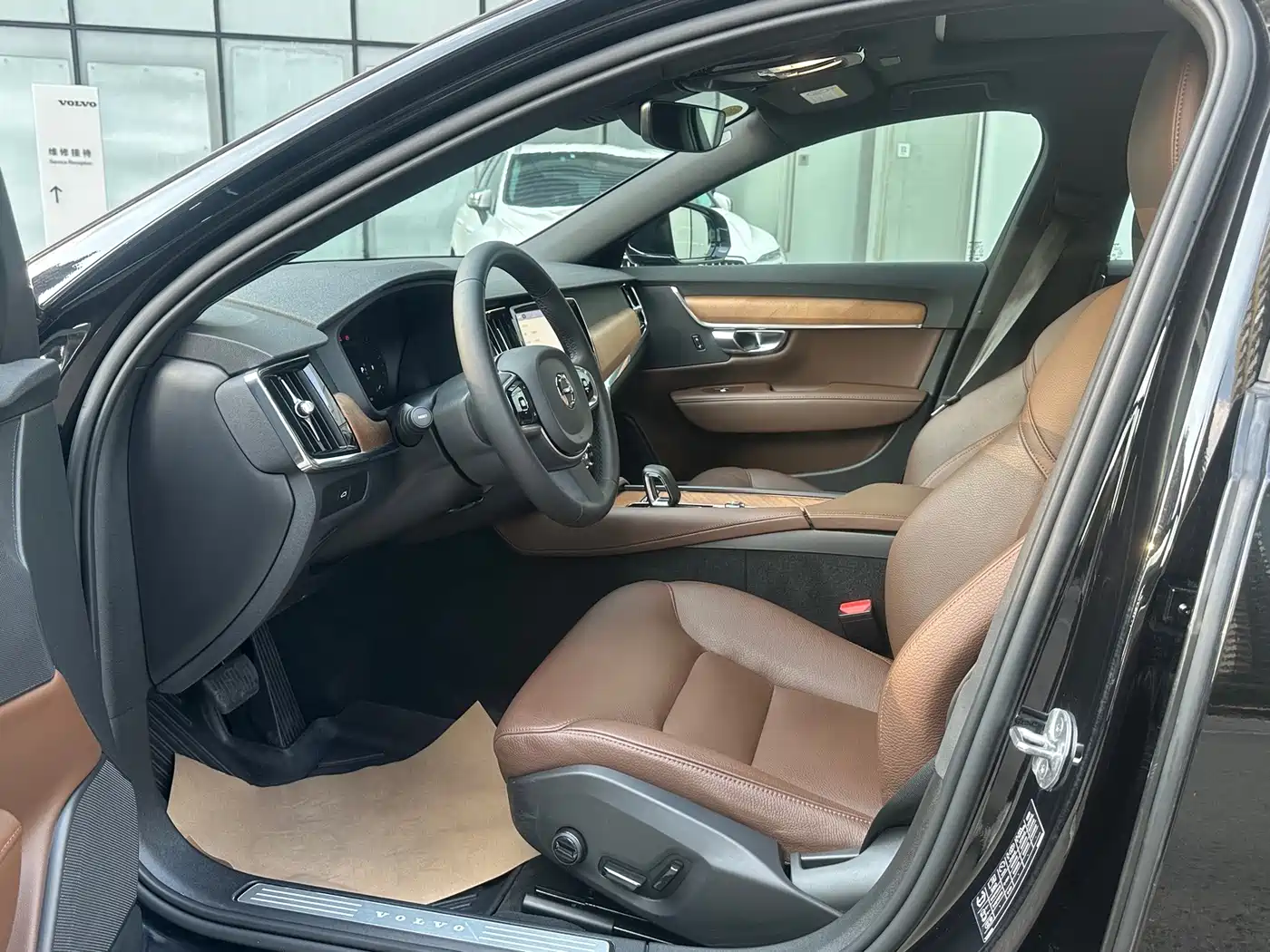 Фото 8 - Volvo S90