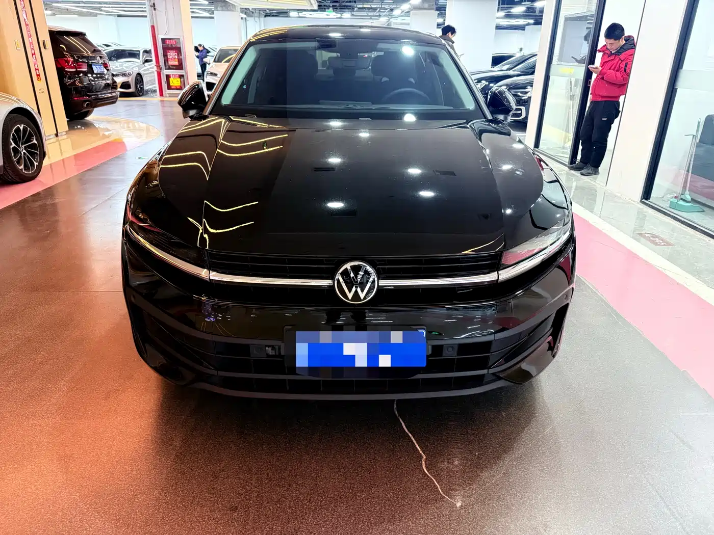 Volkswagen Magotan 2024 300TSI DSG Premium Edition фото 2