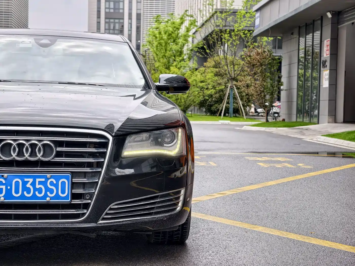 Audi A8 2012 A8L 45 TFSI quattro Comfort фото 4