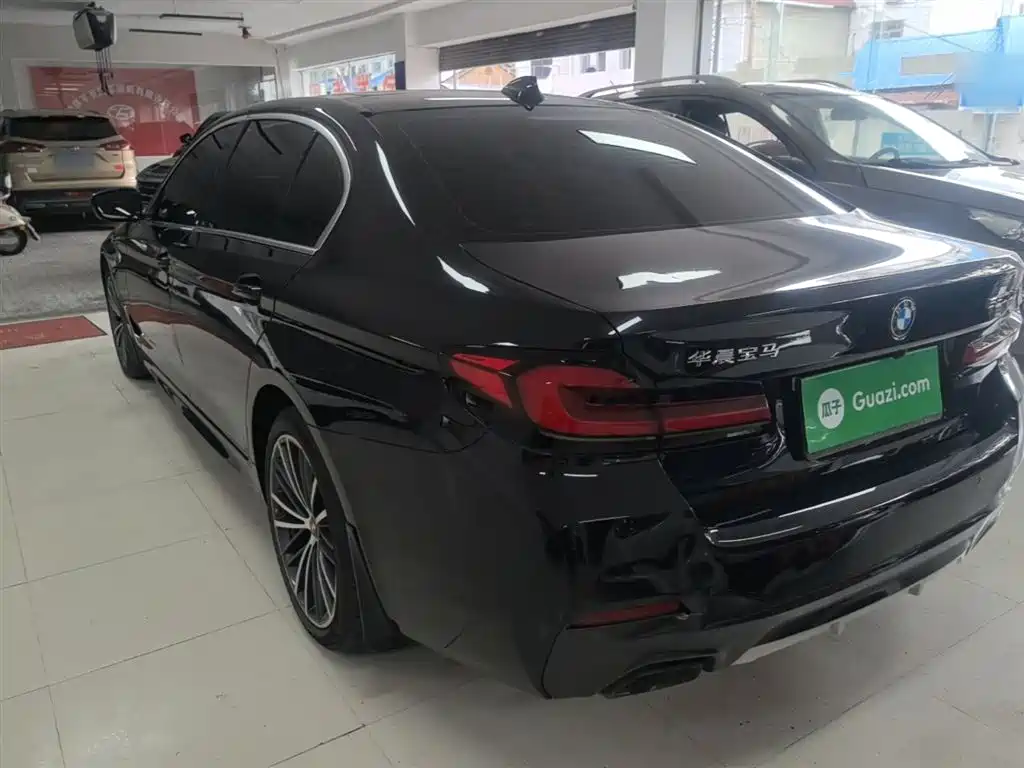 BMW 5 Series 2023 530Li Leading M Sport Package фото 5