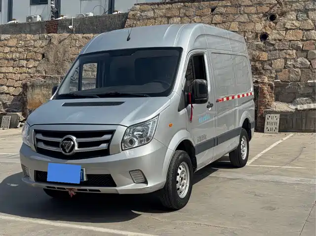 Foton Tuyano 2020 Model 2.8T Short Wheelbase Medium Roof Van 3-Seater China V IF2.8NS6B177L