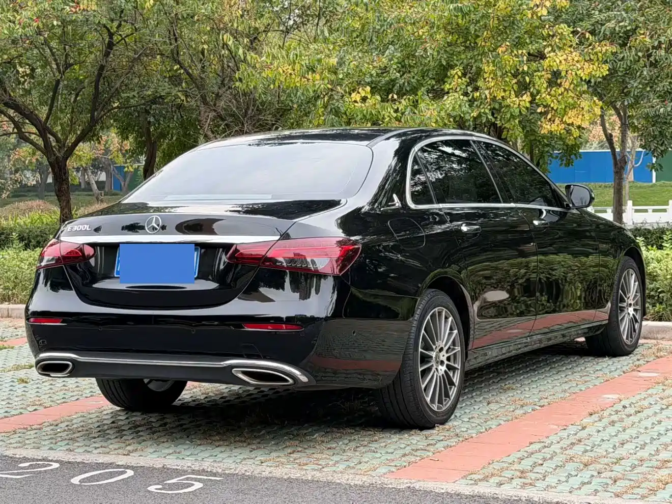 Photo 7 - Mercedes-Benz E-Class