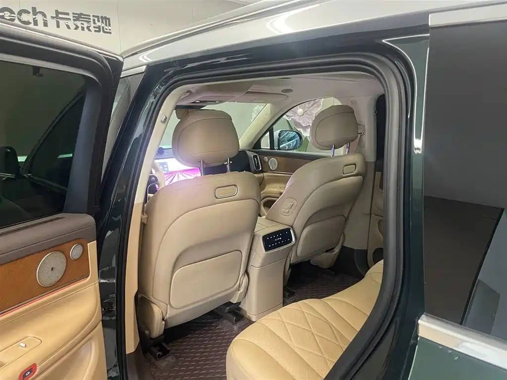 AITO Wenjie AITO M9 2024 Model Extended Range Ultra Edition 52kWh 5-Seater фото 27