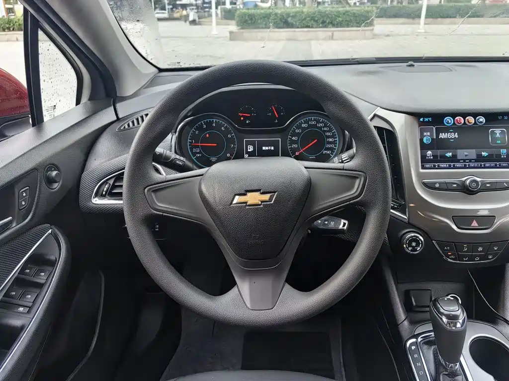 Chevrolet Cruze 2018 2018 320 Automatic Pioneer Sunroof Edition