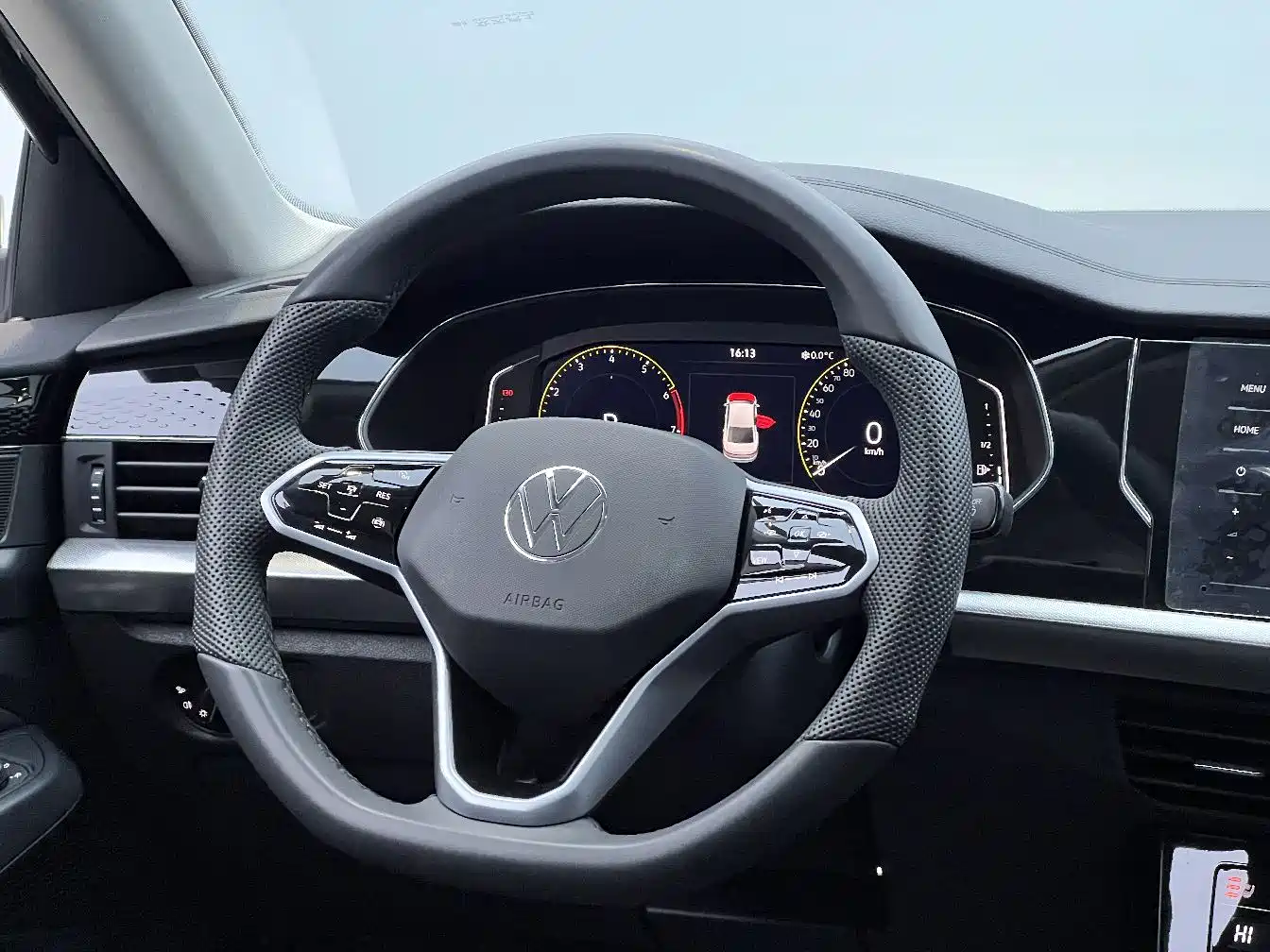 Volkswagen Passat 2024 380TSI Starlight Dragon Soaring Edition фото 9