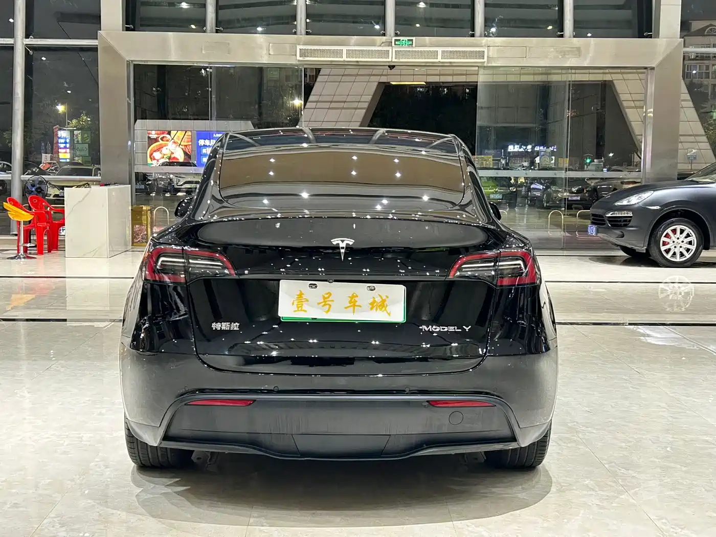 TESLA MODEL Y