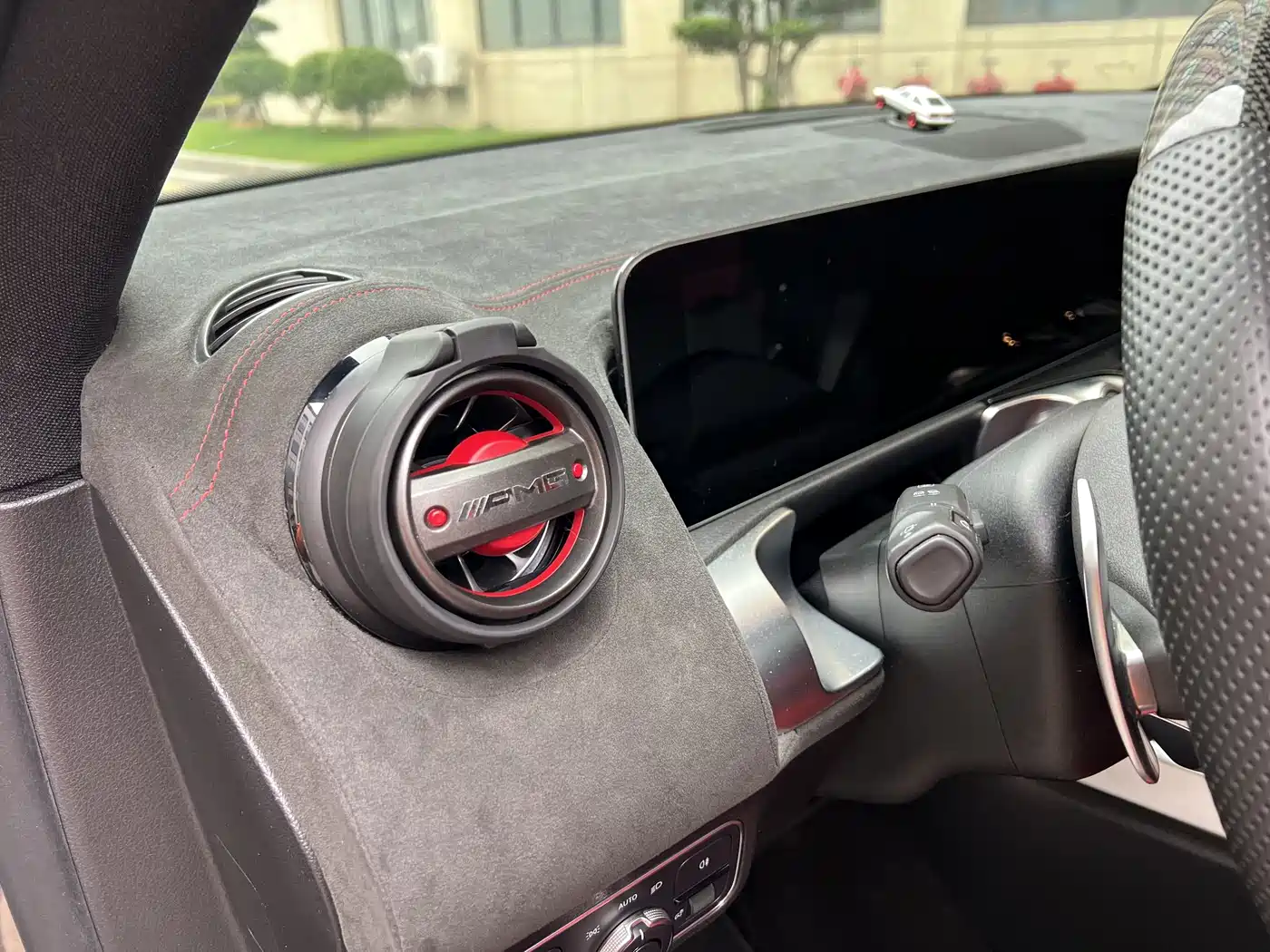 MERCEDES-BENZ GLB AMG