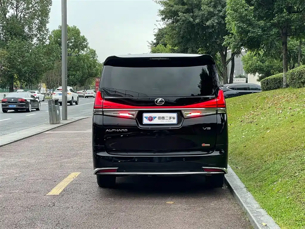 Toyota Alphard 2018 3.5L Luxury фото 5
