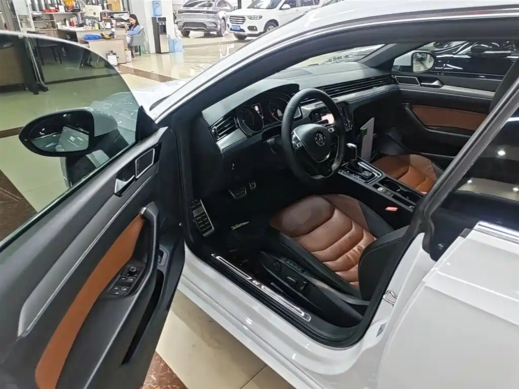 Volkswagen FAW-Volkswagen CC 2019 330TSI Charm Edition China VI фото 16