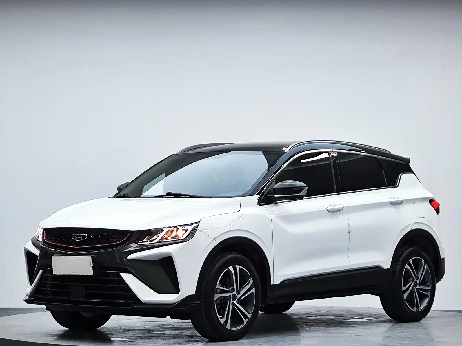 Фото 2 - Geely Coolray