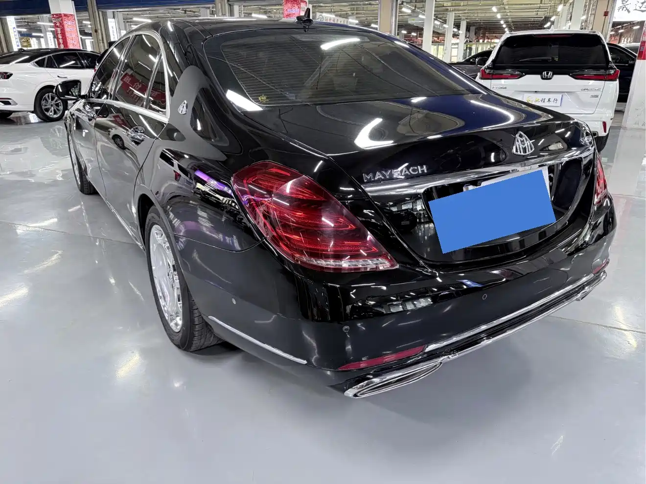 Фото 17 - Mercedes-Benz S-Class