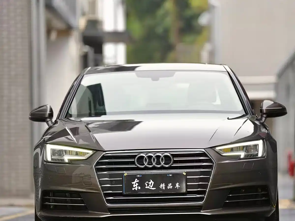 Audi A4L 2017 Plus 40 TFSI Fashion фото 2