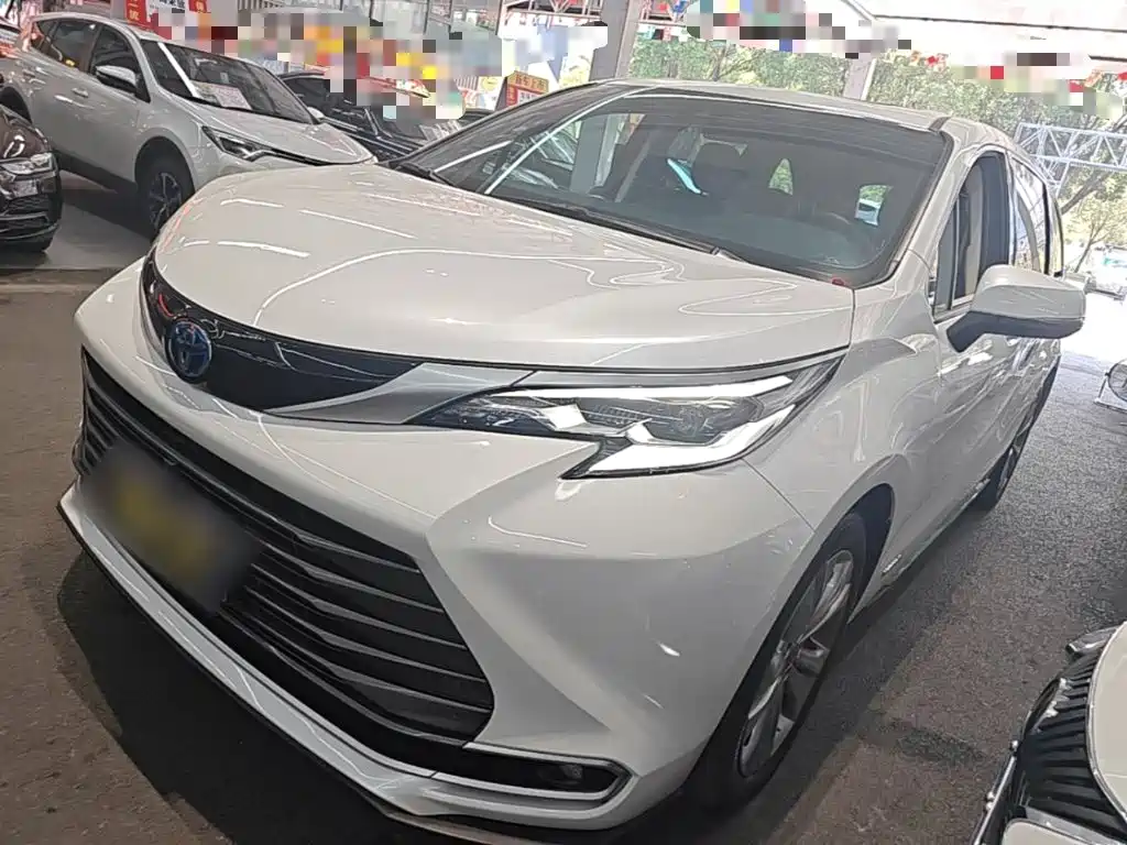 Toyota Sienna 2024 — пригон из Китая
