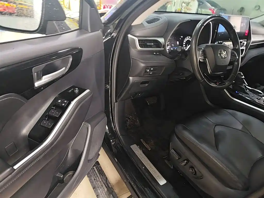 Toyota Highlander 2022 380T 4WD Premium 7-Seater фото 16