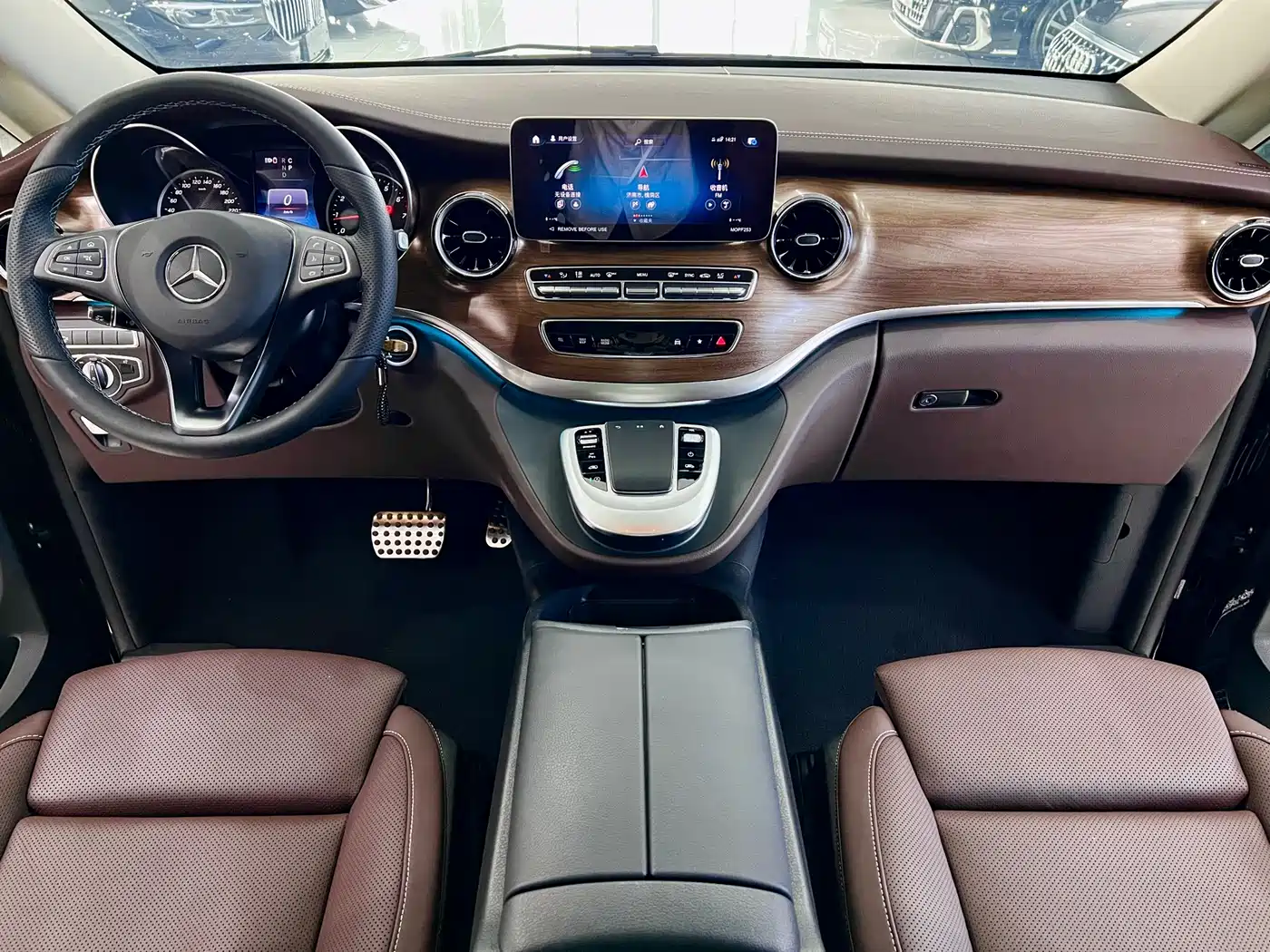 Mercedes-Benz V-Class 2022 V 260 L Long Wheelbase Luxury Edition фото 9