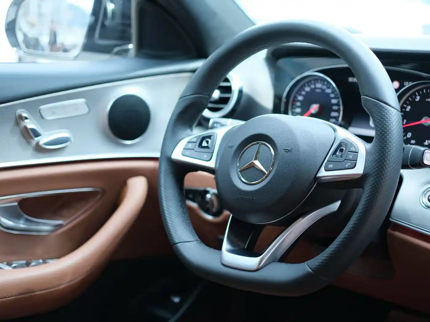 Mercedes-Benz E-Class 2017 E 200 Sport 4MATIC фото 3
