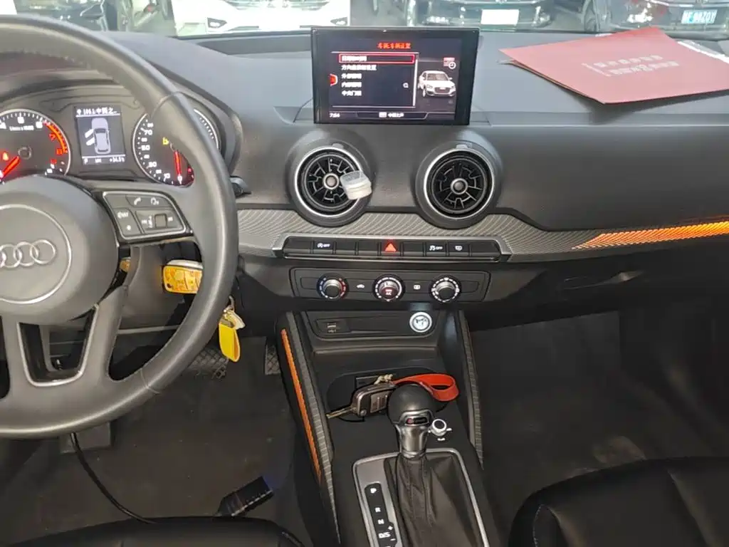 Audi Q2L 2019 2018 35 TFSI Launch Exclusive Edition China VI