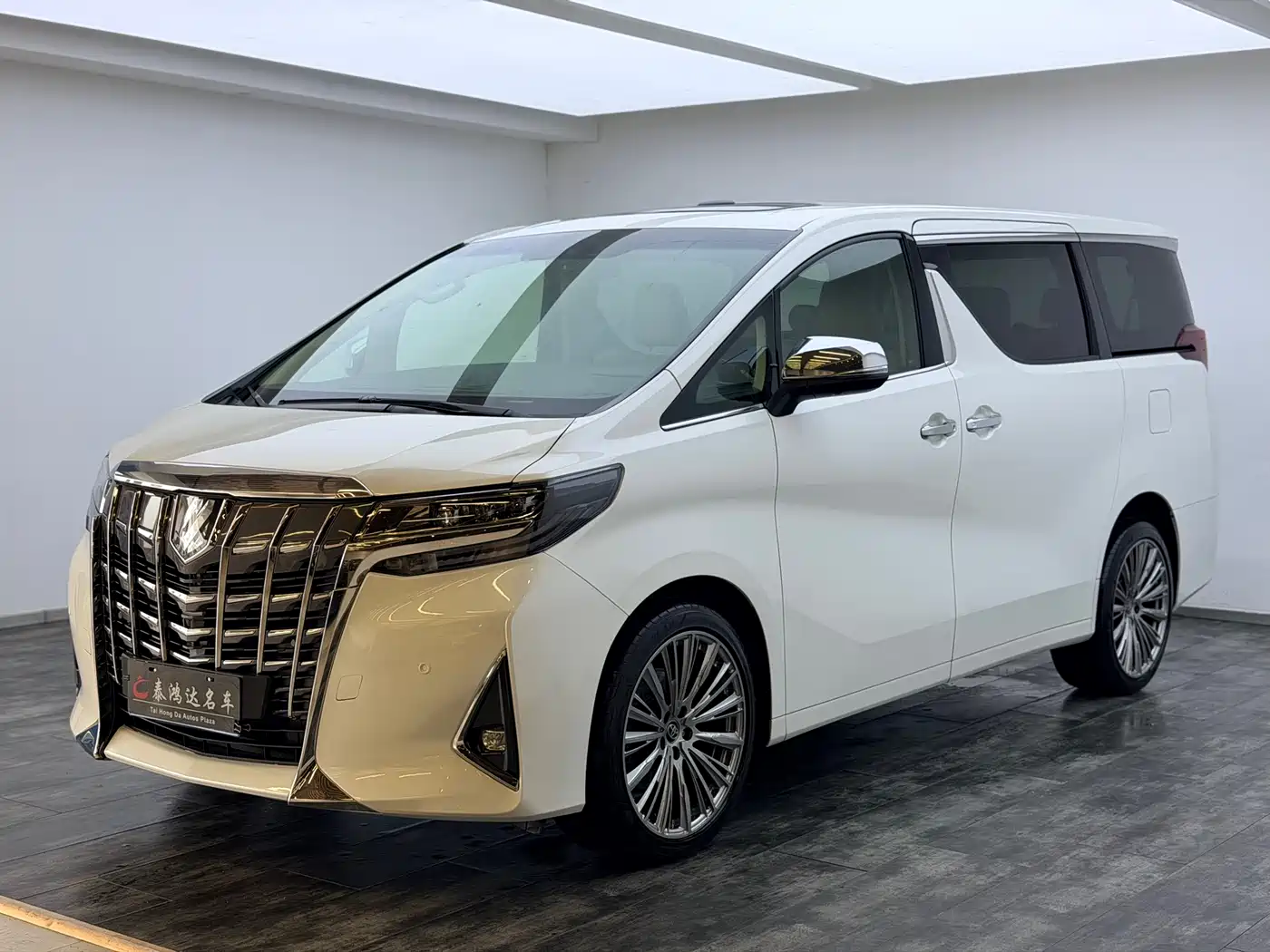 Фото 4 - Toyota Alphard