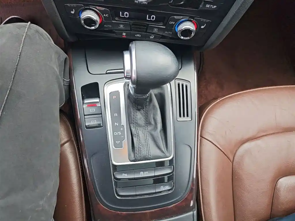 Audi A4L 2015 35 TFSI Auto Comfort фото 14