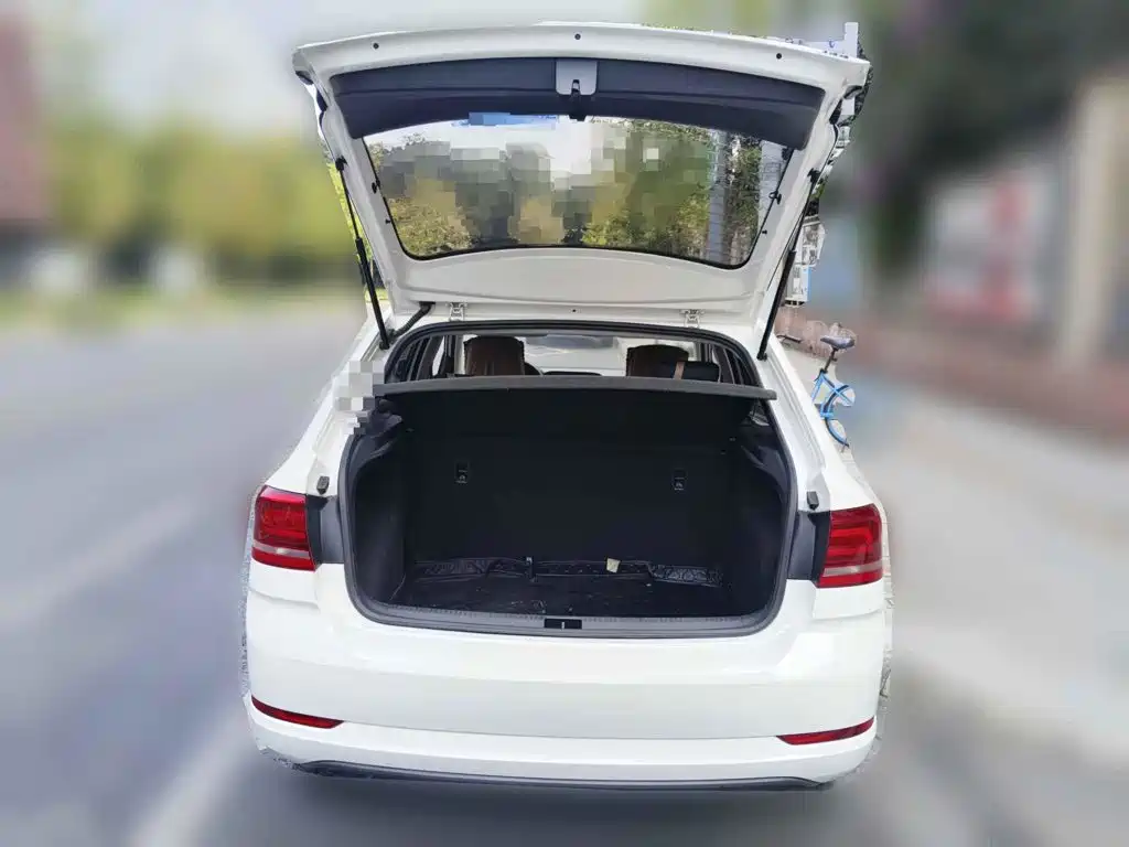 Photo 5 - Volkswagen Santana