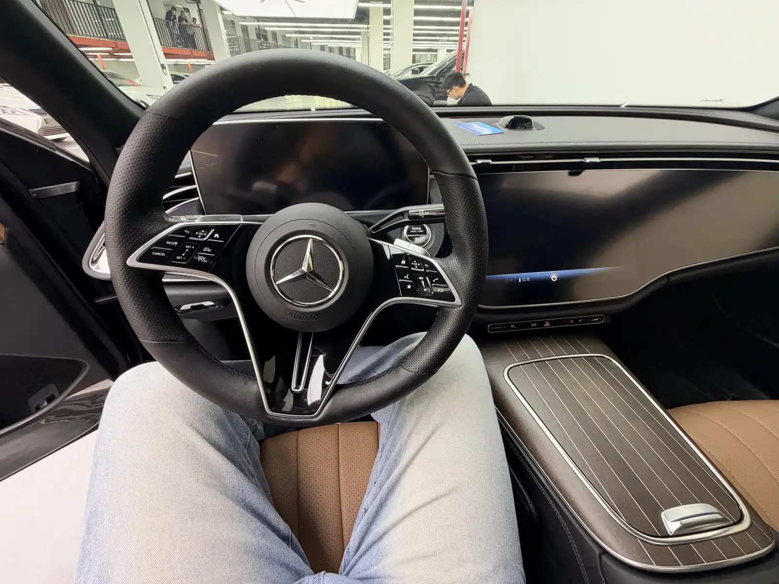 Фото 5 - Mercedes-Benz E-Class