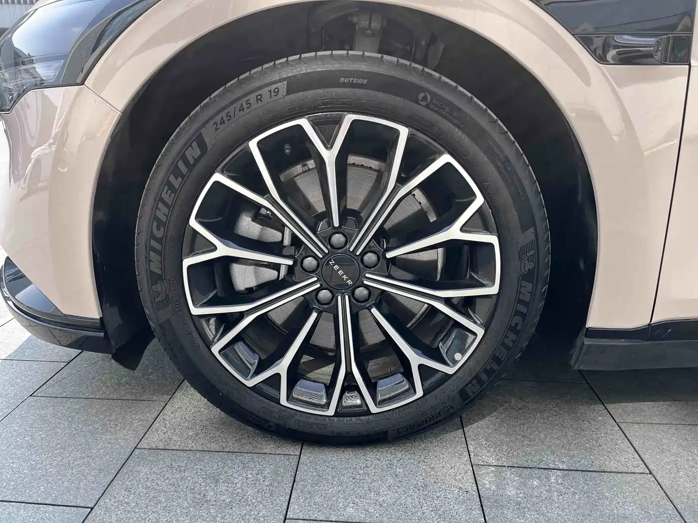 ZEEKR EXTREME KRYPTON 007