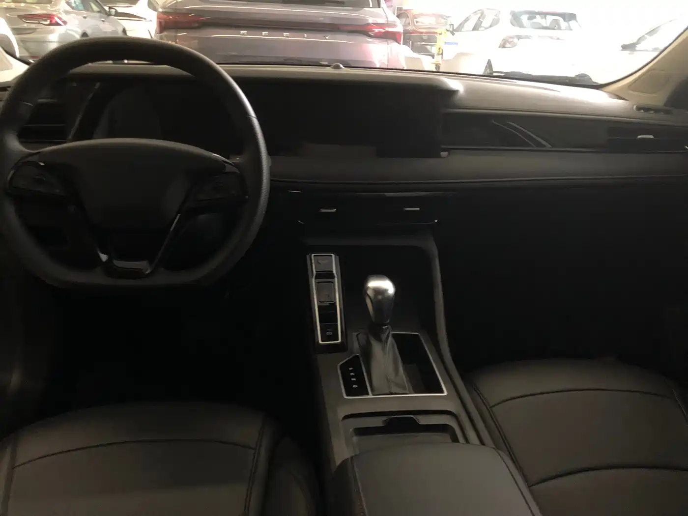Фото 6 - Roewe i5