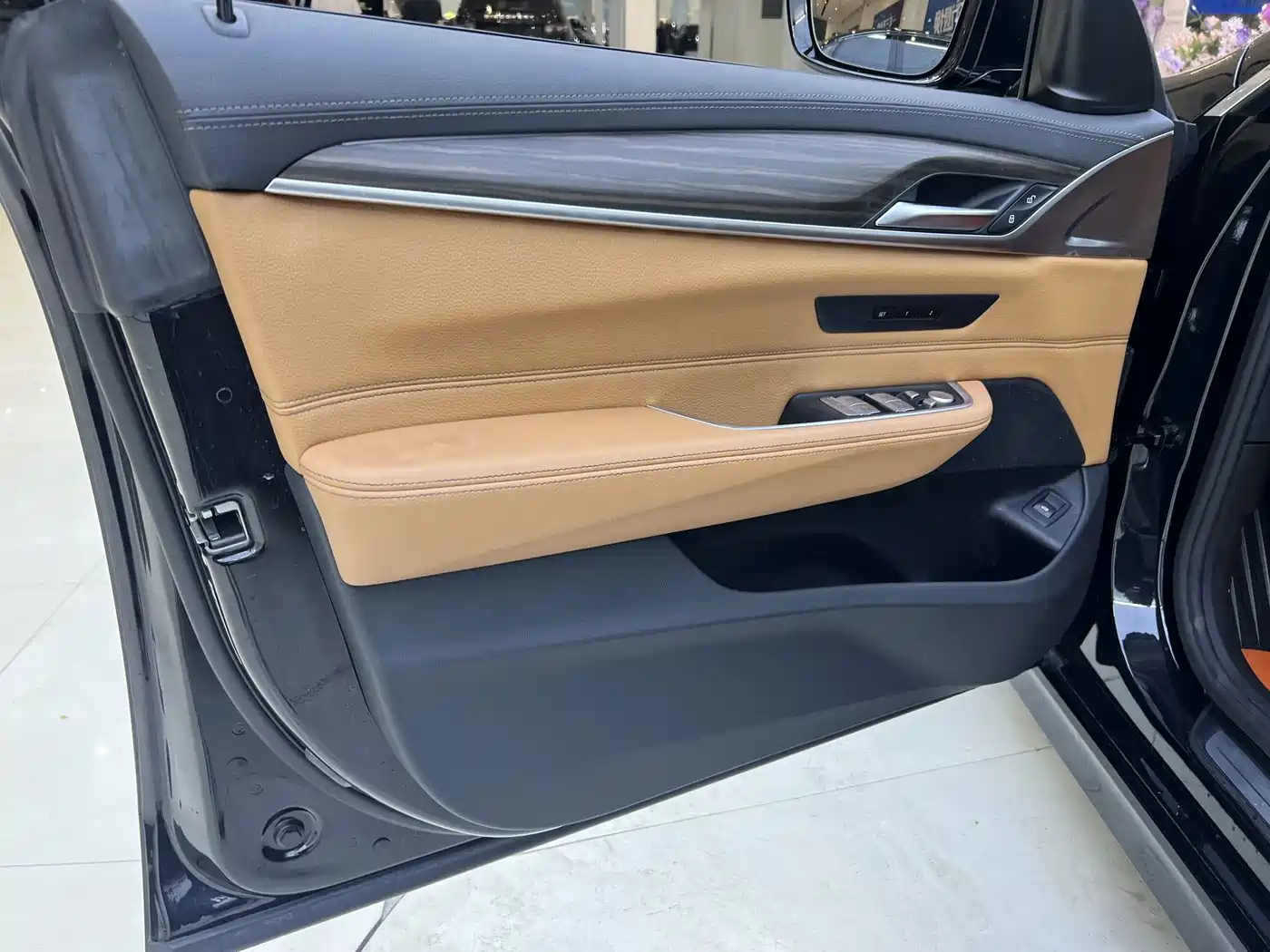 BMW 6 Series GT 2024 2022 Model 630i Luxury Design Package