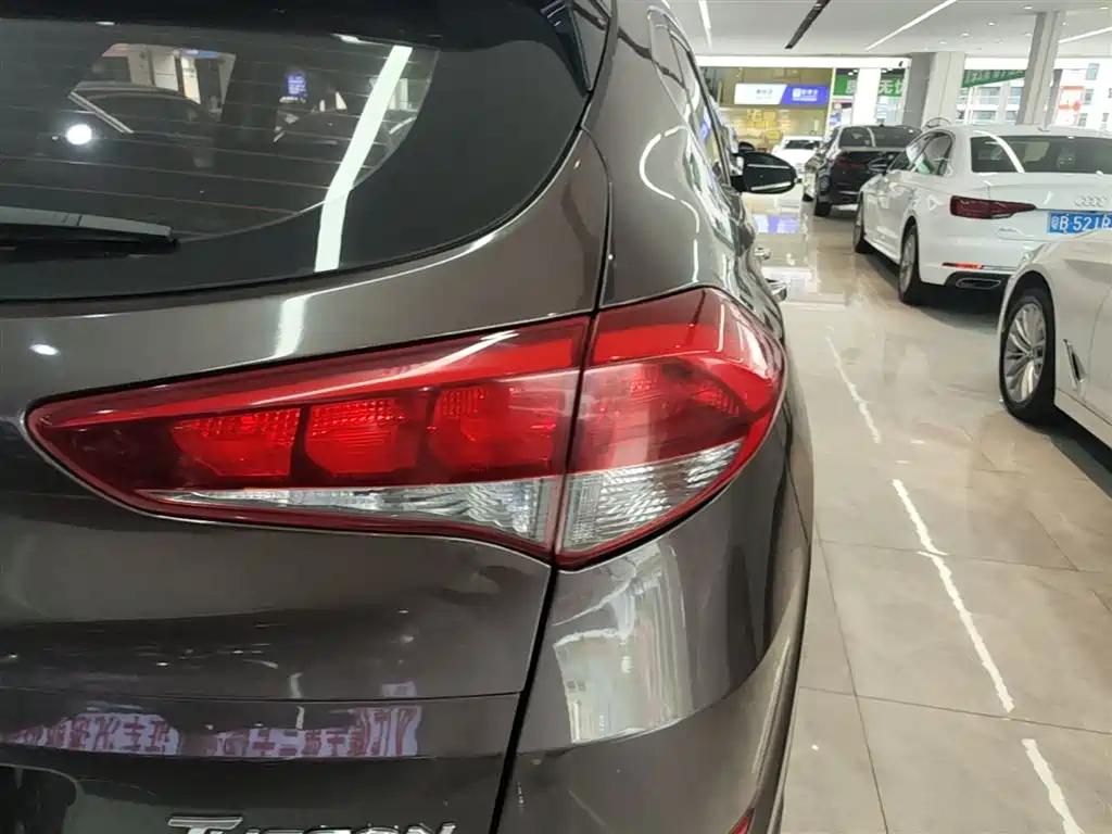 Hyundai Tucson 2015 1.6T Dual Clutch 2WD Smart фото 8